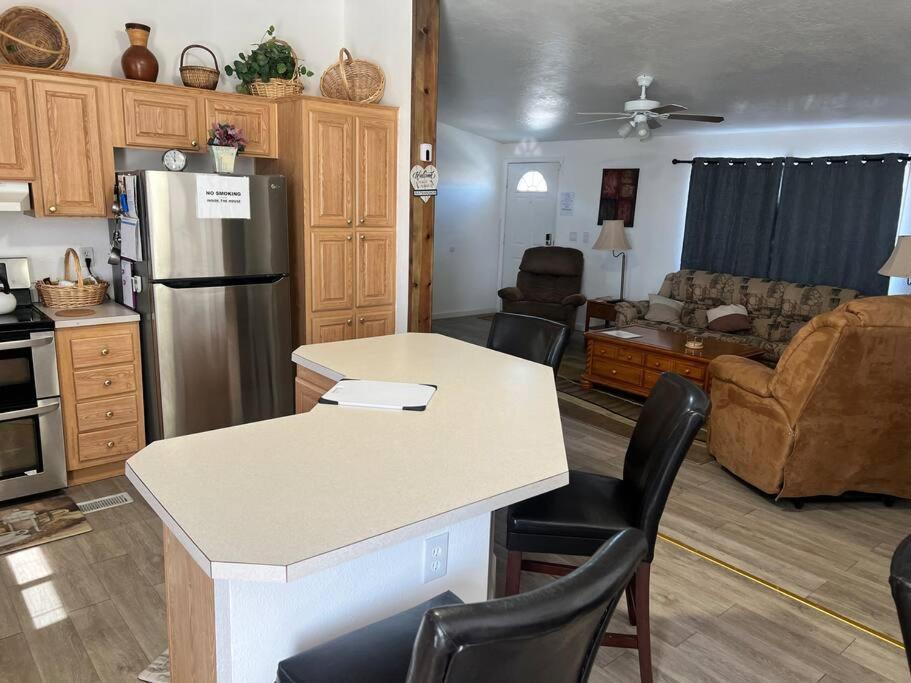 Death Valley/Prairiefire 3Bd/2Ba Home W/ Kitchen Pahrump Bagian luar foto